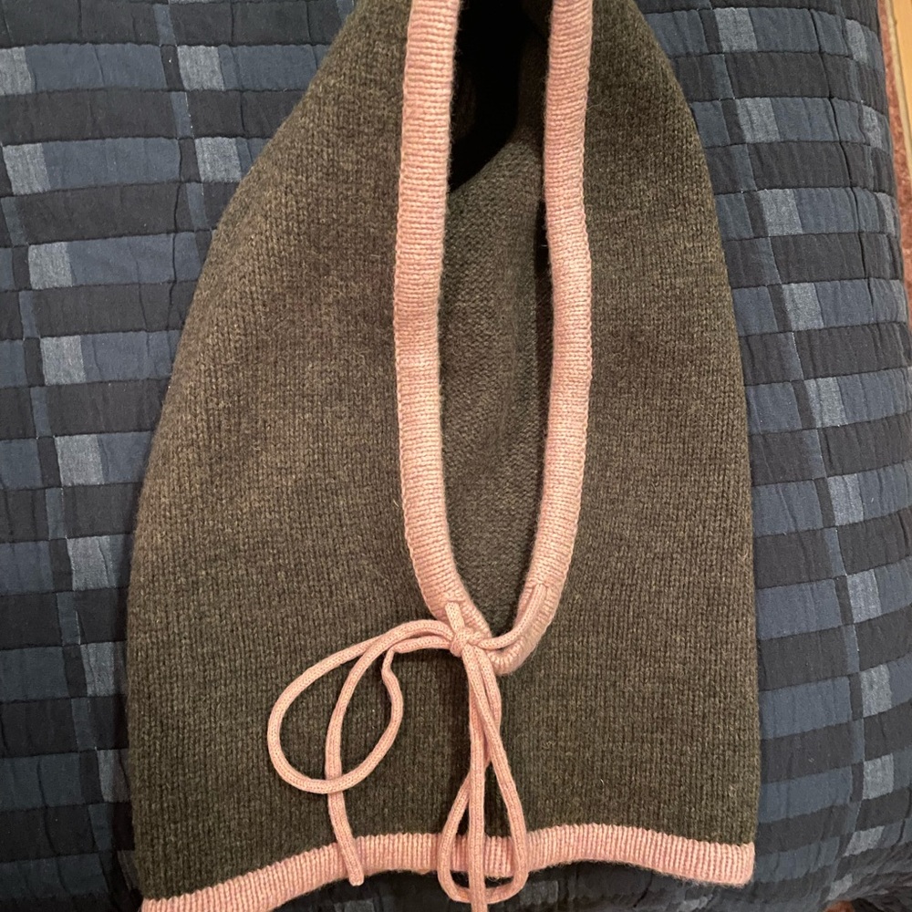 Boden Green Knit Hood with Pink Edging - Picture 3 of 3